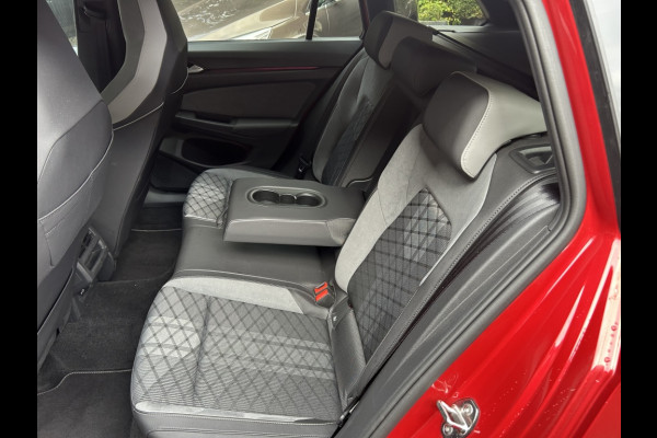 Volkswagen GOLF Variant 1.5 TSI 130pk R-Line Navi, ACC, Carplay, Trekhaak elektr. Volkswagen GOLF Variant 1.5 TSI 130pk R-Line Navi, ACC, Carplay, Trekhaak elektr.