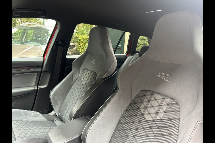 Volkswagen GOLF Variant 1.5 TSI 130pk R-Line Navi, ACC, Carplay, Trekhaak elektr. Volkswagen GOLF Variant 1.5 TSI 130pk R-Line Navi, ACC, Carplay, Trekhaak elektr.