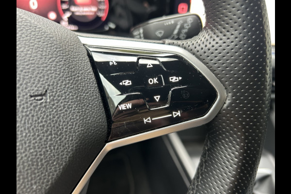 Volkswagen GOLF Variant 1.5 TSI 130pk R-Line Navi, ACC, Carplay, Trekhaak elektr. Volkswagen GOLF Variant 1.5 TSI 130pk R-Line Navi, ACC, Carplay, Trekhaak elektr.