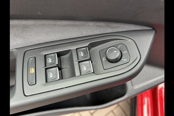 Volkswagen GOLF Variant 1.5 TSI 130pk R-Line Navi, ACC, Carplay, Trekhaak elektr. Volkswagen GOLF Variant 1.5 TSI 130pk R-Line Navi, ACC, Carplay, Trekhaak elektr.