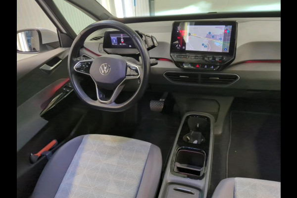 Volkswagen ID.3 Life 58 kWh Navigatie Apple Carplay/Android Auto Parkeersensoren Adaptive Cruise Control Stoel- en stuurverwarming Lichtmetalen velgen Climate Control