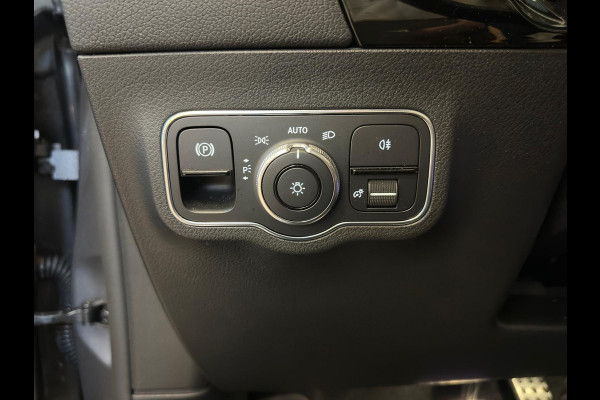 Mercedes-Benz B-Klasse 200 Business Solution AMG|NAP|PANO|DEALER ONDERHOUDEN Mercedes-Benz B-Klasse 200 Business Solution AMG|NAP|PANO|DEALER ONDERHOUDEN