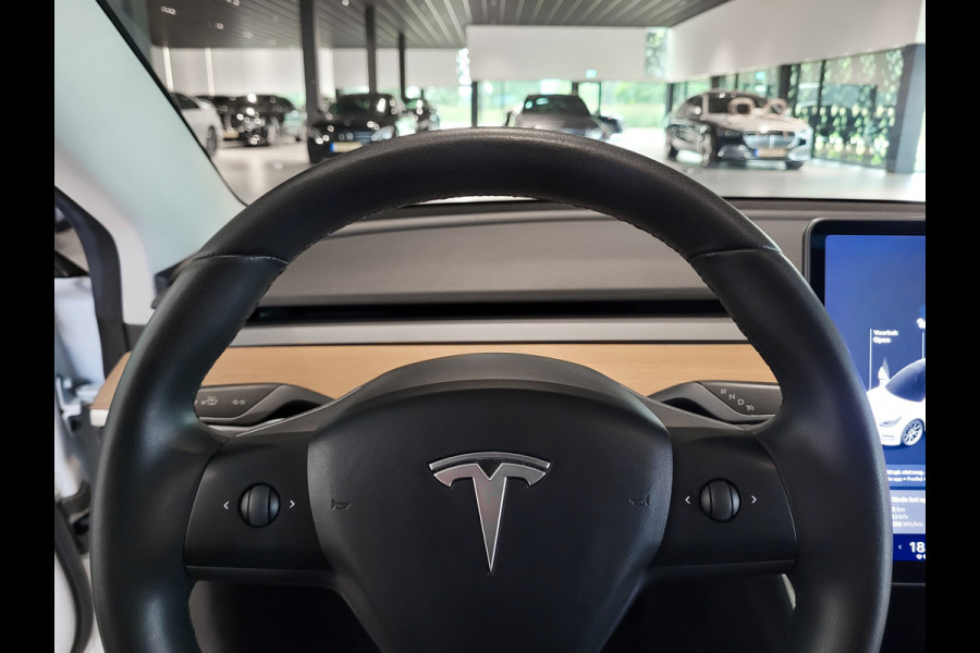Tesla Model 3 Standard RWD Plus 60 kWh Pano|Leder|Autopilot|NL auto