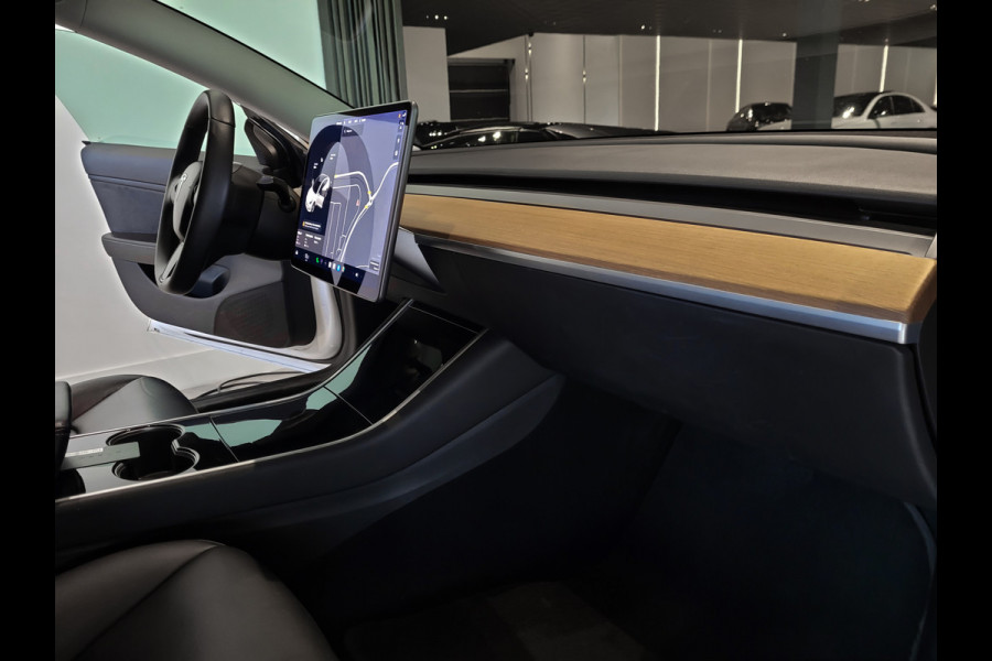 Tesla Model 3 Standard RWD Plus 60 kWh Pano|Leder|Autopilot|NL auto