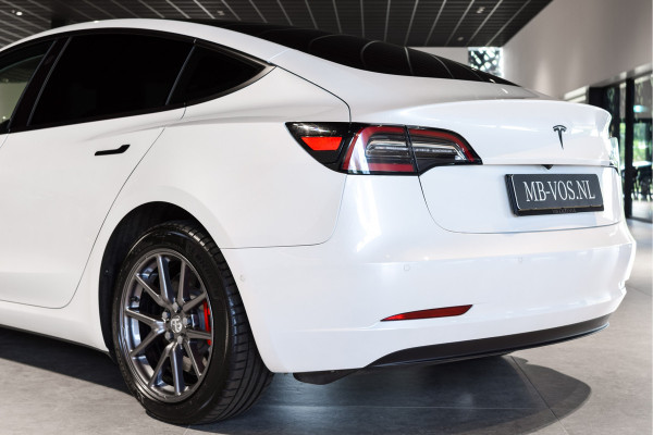 Tesla Model 3 Standard RWD Plus 60 kWh Pano|Leder|Autopilot|NL auto