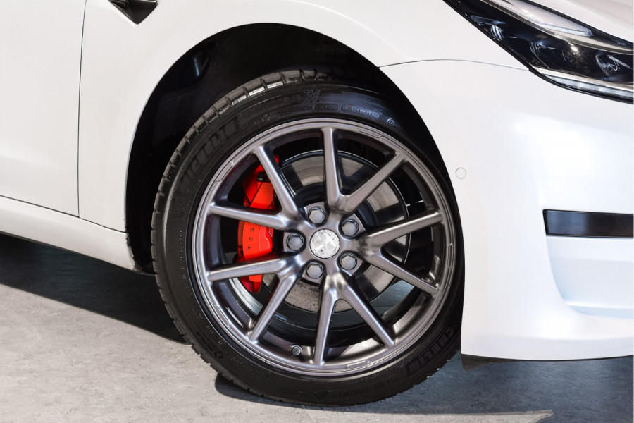 Tesla Model 3 Standard RWD Plus 60 kWh Pano|Leder|Autopilot|NL auto