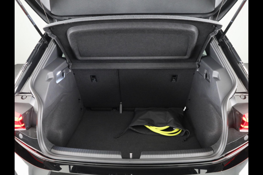 CUPRA Born Business Limited 63 kWh 232PK | Stoel & Stuurverwarming | Achteruitrijcamera | Navigatie | Keyless Entry | Draadloze Carplay en Androidauto |