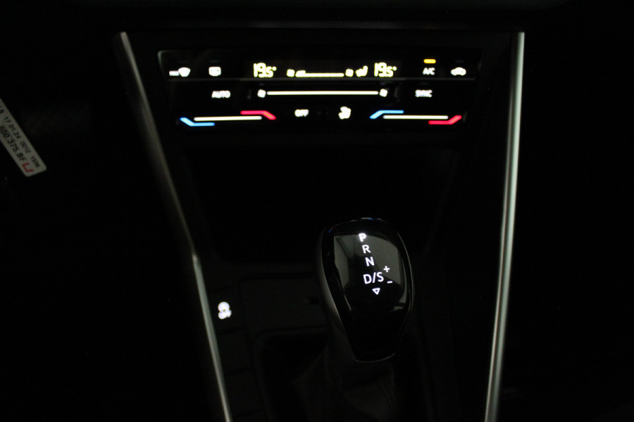 Volkswagen Taigo 1.0 TSI Life Edition > Camera/Adapt. Cruise/DSG Automaat... Volkswagen Taigo 1.0 TSI Life Edition > Camera/Adapt. Cruise/DSG Automaat...