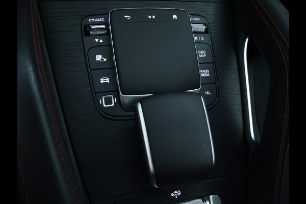 Mercedes-Benz GLE Mercedes-AMG 53 Hybrid 4MATIC+ | Trekhaak | Panoramadak | Burmester® | 22 Inch AMG Velgen | Distronic | Memory Voorstoelen | 360°-Camera. Inclusief 24 maanden MB Certified garantie voor Europa.