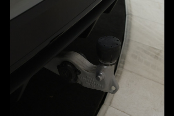 Mercedes-Benz GLE Mercedes-AMG 53 Hybrid 4MATIC+ | Trekhaak | Panoramadak | Burmester® | 22 Inch AMG Velgen | Distronic | Memory Voorstoelen | 360°-Camera. Inclusief 24 maanden MB Certified garantie voor Europa.