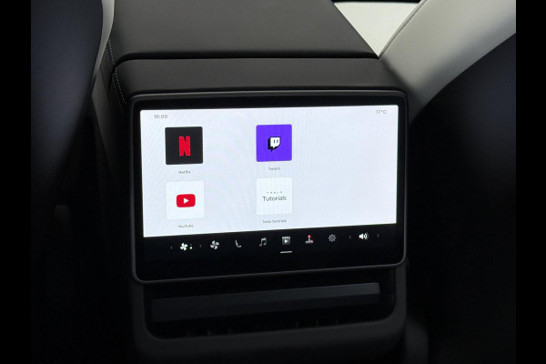 Tesla Model 3 Long Range AWD 78 kWh TREKHAAK | FULL SELFDRIVE | VOLLEDIGE FABRIEKSGARANTIE T/M 12-2027/80.000KM | AANDRIJFLIJN EN ACCU GARANTIE T/M 12-2031