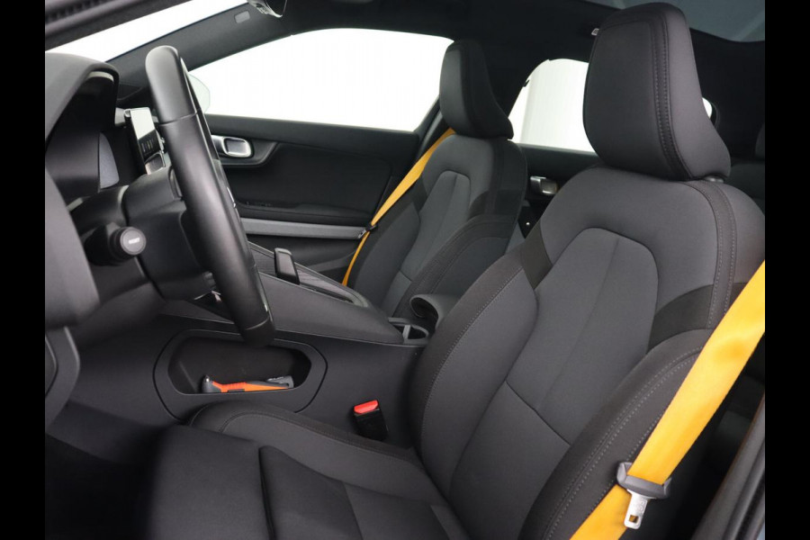 Polestar 2 Long Range Dual Motor Launch Edition 78kWh | Performance Pack | Panoramadak | Stoel & stuurverwarming | 360 camera | Adaptive cruise | Harman/Kardon | Carplay