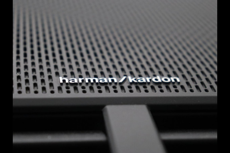 Polestar 2 Long Range Dual Motor Launch Edition 78kWh | Performance Pack | Panoramadak | Stoel & stuurverwarming | 360 camera | Adaptive cruise | Harman/Kardon | Carplay