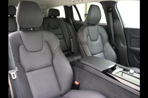 Volvo V60 T6 AWD 350PK Plug-in Hybrid Plus Dark | Lighting | 360 Camera | Harman/Kardon | Volvo V60 T6 AWD 350PK Plug-in Hybrid Plus Dark | Lighting | 360 Camera | Harman/Kardon |