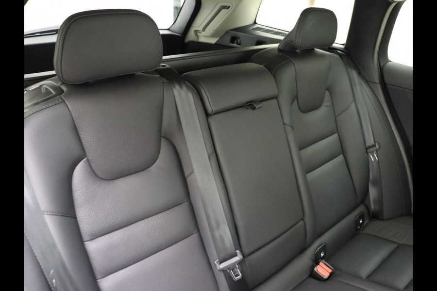 Volvo V60 T6 AWD 350PK Plug-in Hybrid Plus Dark | Lighting | 360 Camera | Harman/Kardon | Volvo V60 T6 AWD 350PK Plug-in Hybrid Plus Dark | Lighting | 360 Camera | Harman/Kardon |