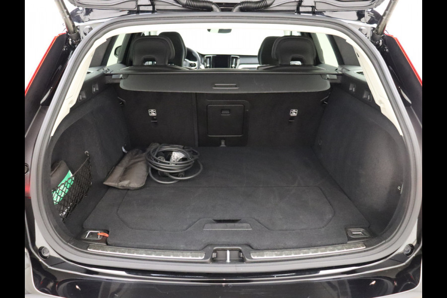 Volvo V60 T6 AWD 350PK Plug-in Hybrid Plus Dark | Lighting | 360 Camera | Harman/Kardon | Volvo V60 T6 AWD 350PK Plug-in Hybrid Plus Dark | Lighting | 360 Camera | Harman/Kardon |