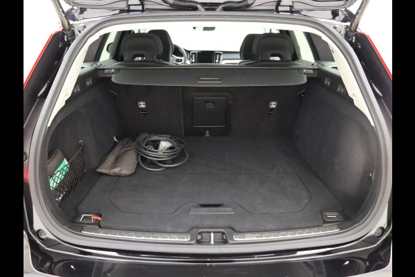 Volvo V60 T6 AWD 350PK Plug-in Hybrid Plus Dark | Lighting | 360 Camera | Harman/Kardon | Volvo V60 T6 AWD 350PK Plug-in Hybrid Plus Dark | Lighting | 360 Camera | Harman/Kardon |