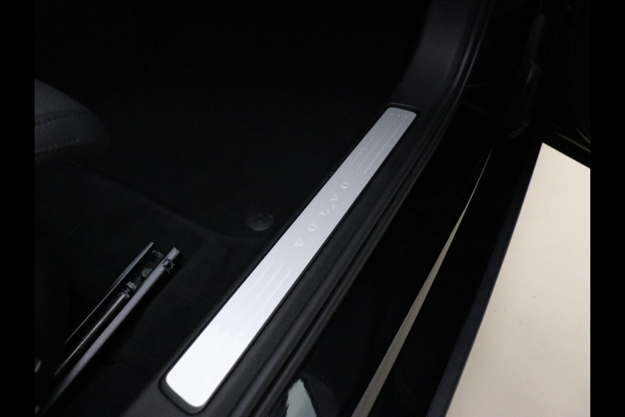 Volvo V60 T6 AWD 350PK Plug-in Hybrid Plus Dark | Lighting | 360 Camera | Harman/Kardon | Volvo V60 T6 AWD 350PK Plug-in Hybrid Plus Dark | Lighting | 360 Camera | Harman/Kardon |