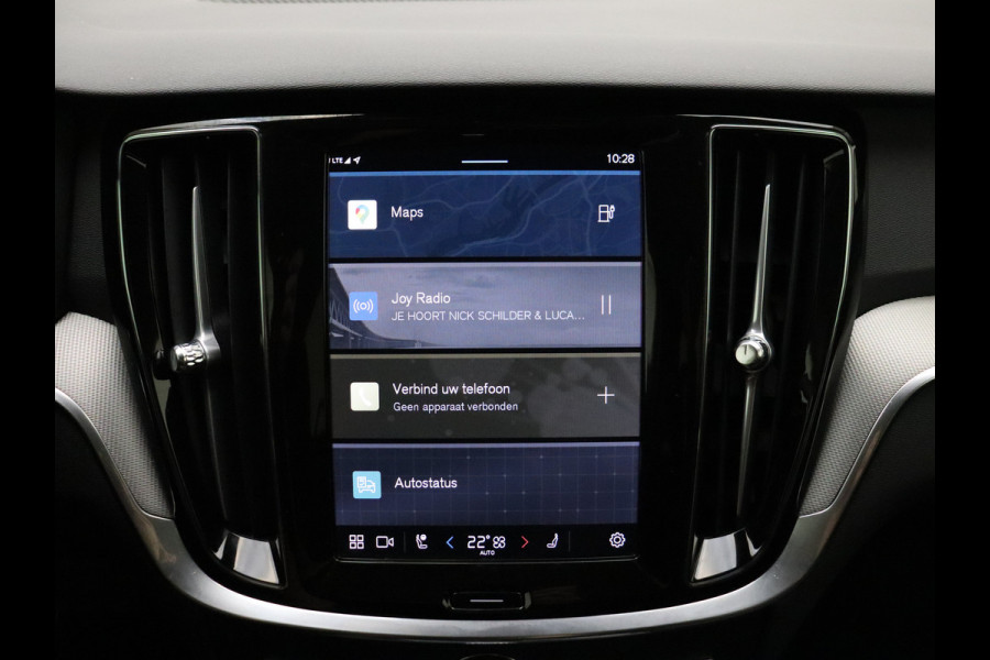 Volvo V60 T6 AWD 350PK Plug-in Hybrid Plus Dark | Lighting | 360 Camera | Harman/Kardon | Volvo V60 T6 AWD 350PK Plug-in Hybrid Plus Dark | Lighting | 360 Camera | Harman/Kardon |