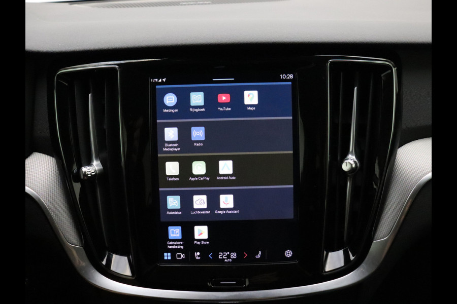 Volvo V60 T6 AWD 350PK Plug-in Hybrid Plus Dark | Lighting | 360 Camera | Harman/Kardon | Volvo V60 T6 AWD 350PK Plug-in Hybrid Plus Dark | Lighting | 360 Camera | Harman/Kardon |