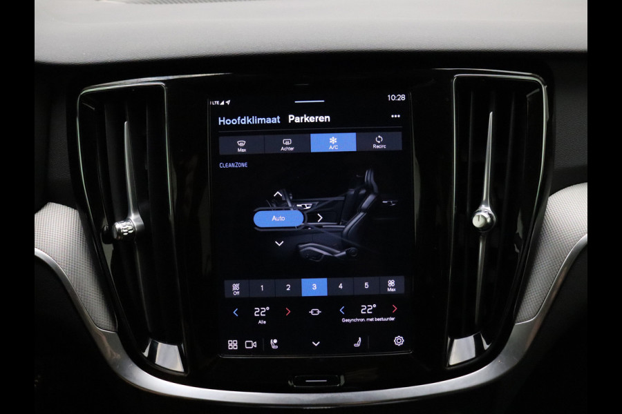 Volvo V60 T6 AWD 350PK Plug-in Hybrid Plus Dark | Lighting | 360 Camera | Harman/Kardon | Volvo V60 T6 AWD 350PK Plug-in Hybrid Plus Dark | Lighting | 360 Camera | Harman/Kardon |