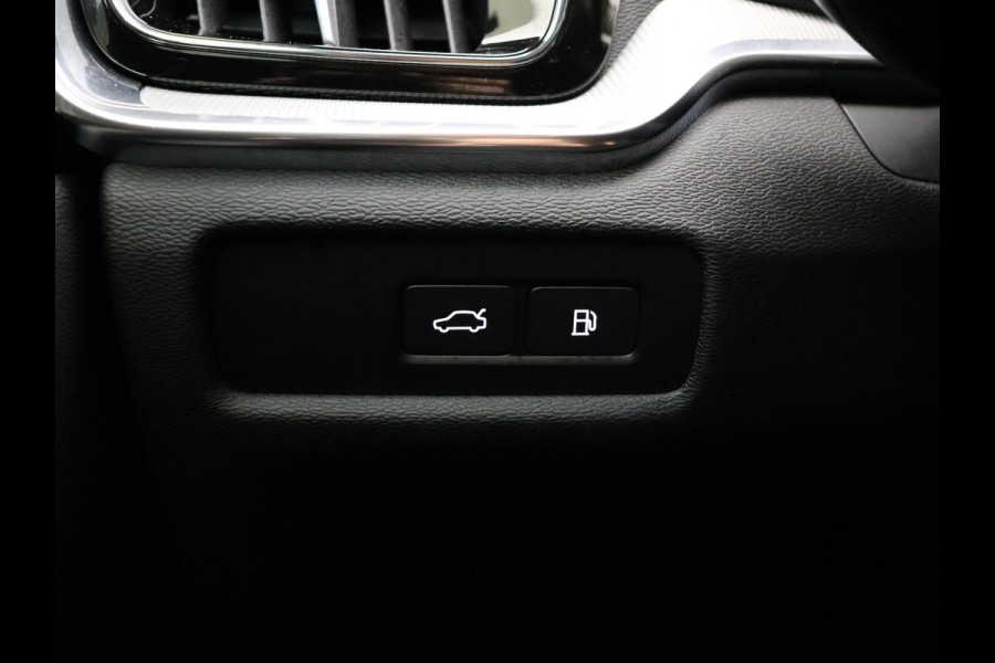 Volvo V60 T6 AWD 350PK Plug-in Hybrid Plus Dark | Lighting | 360 Camera | Harman/Kardon | Volvo V60 T6 AWD 350PK Plug-in Hybrid Plus Dark | Lighting | 360 Camera | Harman/Kardon |