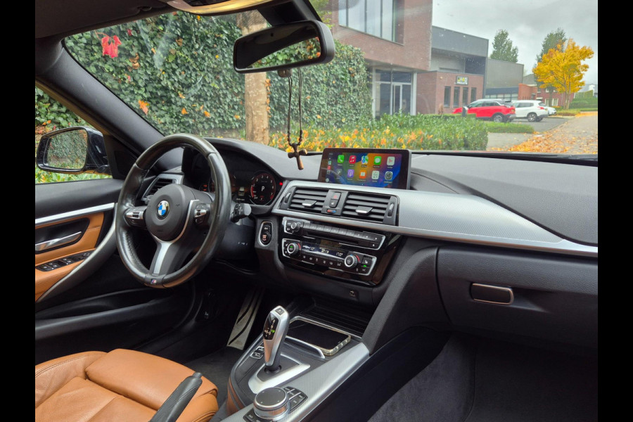 BMW 3 Serie Touring M Sport Panorama Apple CarPlay Elk. Trekhaak 6WB Dig. dash NAP NBT EVO Navi Draadloos lader BMW 3 Serie Touring M Sport Panorama Apple CarPlay Elk. Trekhaak 6WB Dig. dash NAP NBT EVO Navi Draadloos lader