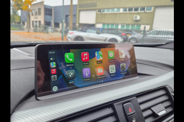 BMW 3 Serie Touring M Sport Panorama Apple CarPlay Elk. Trekhaak 6WB Dig. dash NAP NBT EVO Navi Draadloos lader BMW 3 Serie Touring M Sport Panorama Apple CarPlay Elk. Trekhaak 6WB Dig. dash NAP NBT EVO Navi Draadloos lader