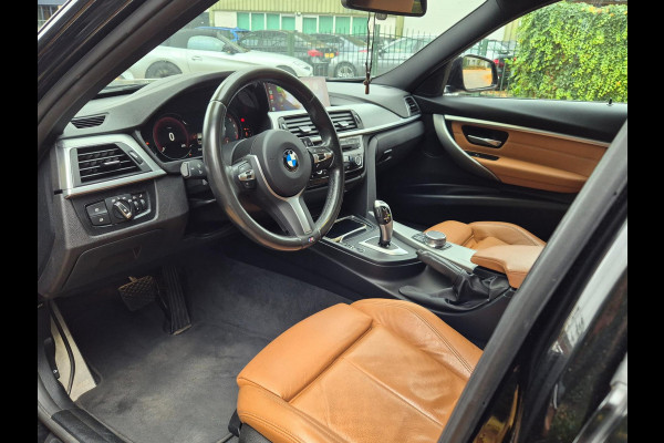 BMW 3 Serie Touring M Sport Panorama Apple CarPlay Elk. Trekhaak 6WB Dig. dash NAP NBT EVO Navi Draadloos lader BMW 3 Serie Touring M Sport Panorama Apple CarPlay Elk. Trekhaak 6WB Dig. dash NAP NBT EVO Navi Draadloos lader