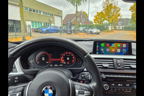 BMW 3 Serie Touring M Sport Panorama Apple CarPlay Elk. Trekhaak 6WB Dig. dash NAP NBT EVO Navi Draadloos lader BMW 3 Serie Touring M Sport Panorama Apple CarPlay Elk. Trekhaak 6WB Dig. dash NAP NBT EVO Navi Draadloos lader