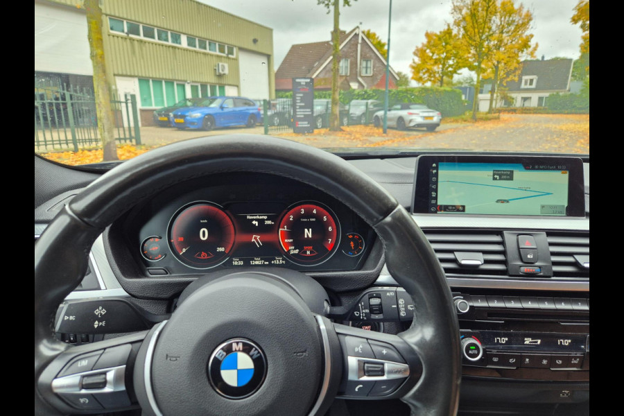 BMW 3 Serie Touring M Sport Panorama Apple CarPlay Elk. Trekhaak 6WB Dig. dash NAP NBT EVO Navi Draadloos lader BMW 3 Serie Touring M Sport Panorama Apple CarPlay Elk. Trekhaak 6WB Dig. dash NAP NBT EVO Navi Draadloos lader