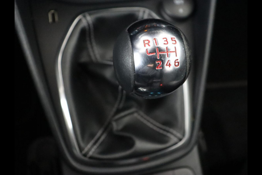 Ford Fiesta 1.5 EcoBoost ST-3 | Origineel NL | 1e eigenaar | Stoelverwarming | B&O Sound | Half leder | Carplay | Navigatie | Stuurverwarming | Full LED | Parkeerhulp