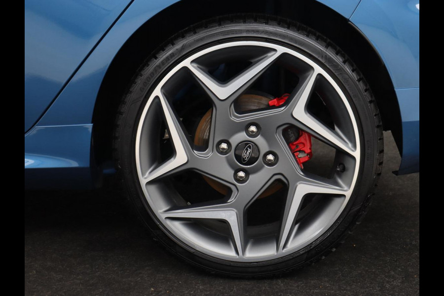 Ford Fiesta 1.5 EcoBoost ST-3 | Origineel NL | 1e eigenaar | Stoelverwarming | B&O Sound | Half leder | Carplay | Navigatie | Stuurverwarming | Full LED | Parkeerhulp