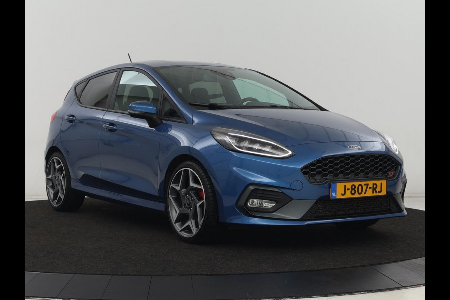 Ford Fiesta 1.5 EcoBoost ST-3 | Origineel NL | 1e eigenaar | Stoelverwarming | B&O Sound | Half leder | Carplay | Navigatie | Stuurverwarming | Full LED | Parkeerhulp