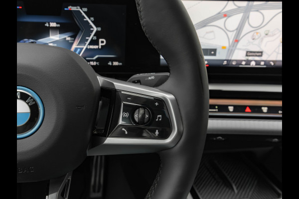 BMW i5 eDrive40 M-Sport - Onderstel Prof - Driving Ass Plus - Comfortstoelen