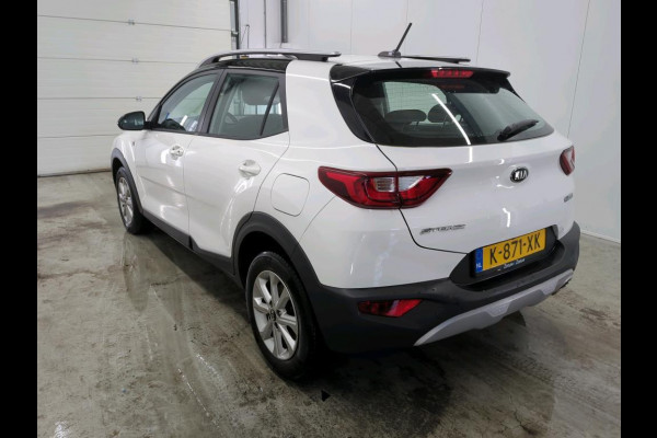 Kia Stonic 1.0 T-GDi 120pk MHEV DynamicLine Auto. Navigatie Apple Carplay/Android Auto Camera Parkeersensoren achter Cruise Control Lichtmetalen velgen Airco Kia Stonic 1.0 T-GDi 120pk MHEV DynamicLine Auto. Navigatie Apple Carplay/Android Auto Camera Parkeersensoren achter Cruise Control Lichtmetalen velgen Airco