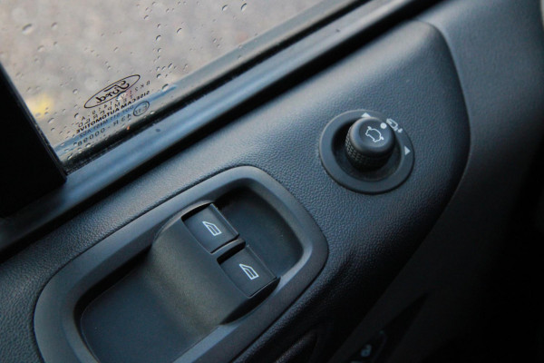 Ford Transit Custom 300 2.0 TDCI L2H1 Trend / Camera / Stoel verwarming / Sync 3