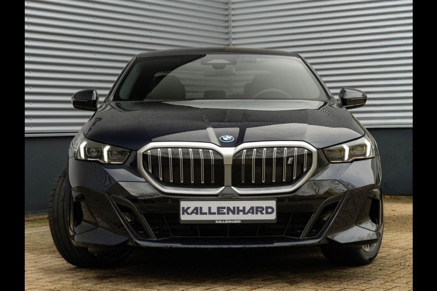 BMW i5 eDrive40 M-Sport - Onderstel Prof - Driving Ass Plus - Comfortstoelen