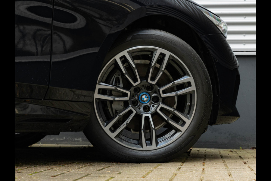 BMW i5 eDrive40 M-Sport - Onderstel Prof - Driving Ass Plus - Comfortstoelen