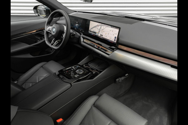 BMW i5 eDrive40 M-Sport - Onderstel Prof - Driving Ass Plus - Comfortstoelen