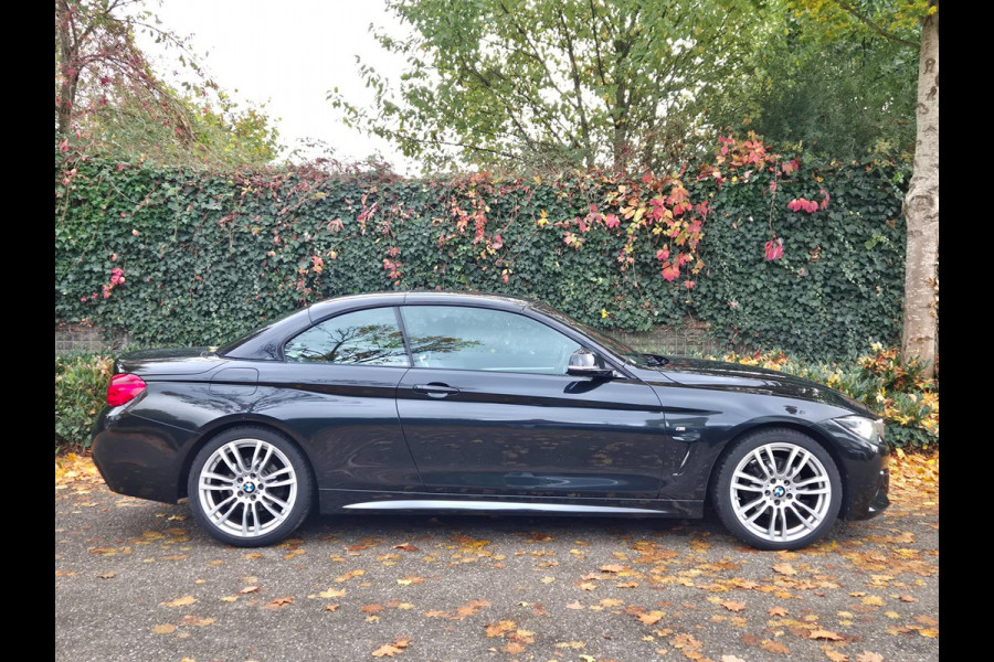 BMW 4 Serie Cabrio 420i M Sport High Executive Cabrio Dig. Dash Apple CarPlay Elek.Stoelen Nbt Evo GR Navi Leder Zwart NAP
