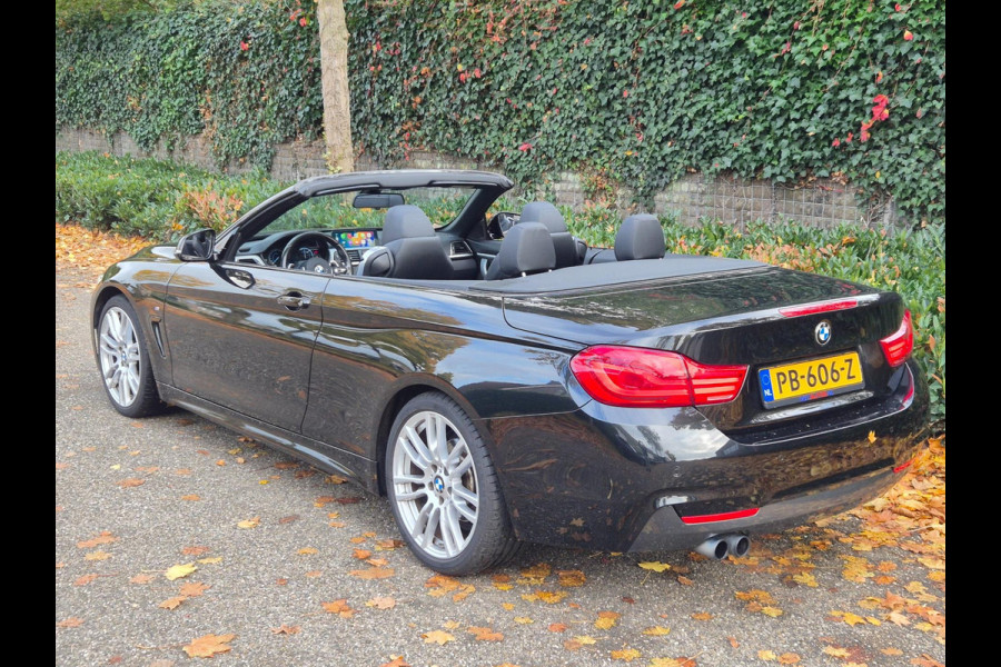 BMW 4 Serie Cabrio 420i M Sport High Executive Cabrio Dig. Dash Apple CarPlay Elek.Stoelen Nbt Evo GR Navi Leder Zwart NAP