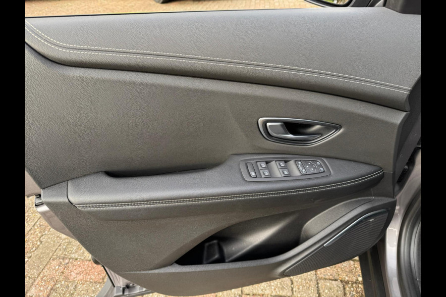 Renault Grand Scénic TCe 140 EDC Techno Groot navi / Full LED / P-sensor & camera