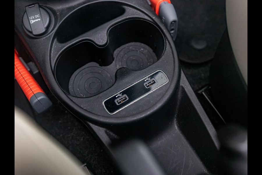 Fiat 500C 1.0 Hybrid Dolcevita | Carplay / Android | 16" LM Velgen | Climate Control | Parkeersensoren |