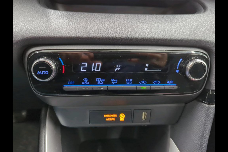 Toyota Yaris 1.5 Hybrid Active Auto. Navigatie Apple Carplay/Android Auto Camera Adaptive Cruise Control  Climate Control