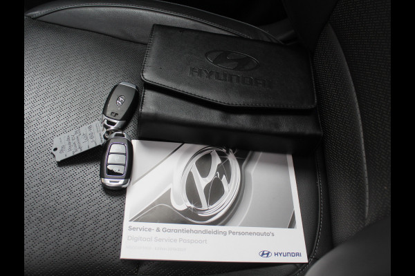 Hyundai Kona EV Premium 64 kWh CARPLAY | 3 FASE | CAMERA | DAB | LED | STOELVERW/VENT | LMV | ADAPCRUISE | LEER | HEAD-UP