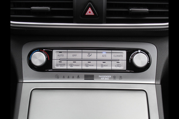 Hyundai Kona EV Premium 64 kWh CARPLAY | 3 FASE | CAMERA | DAB | LED | STOELVERW/VENT | LMV | ADAPCRUISE | LEER | HEAD-UP
