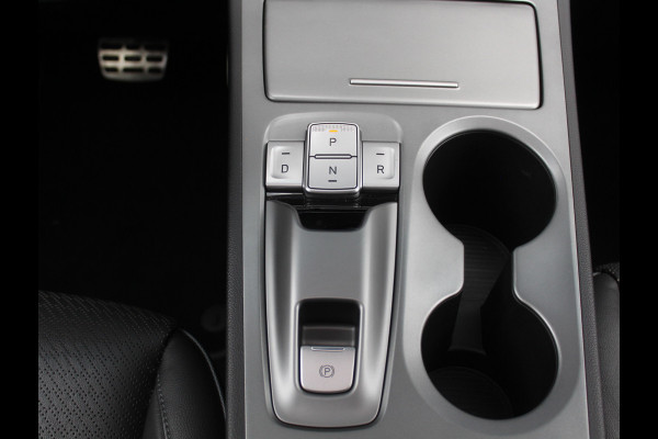 Hyundai Kona EV Premium 64 kWh CARPLAY | 3 FASE | CAMERA | DAB | LED | STOELVERW/VENT | LMV | ADAPCRUISE | LEER | HEAD-UP