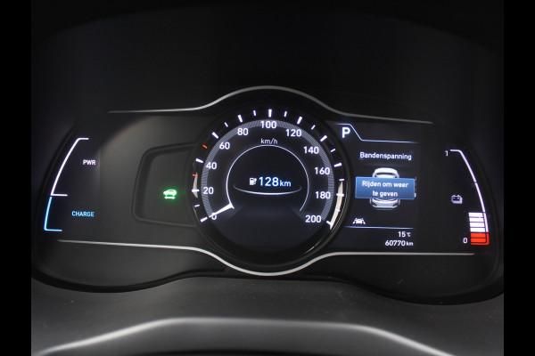 Hyundai Kona EV Premium 64 kWh CARPLAY | 3 FASE | CAMERA | DAB | LED | STOELVERW/VENT | LMV | ADAPCRUISE | LEER | HEAD-UP