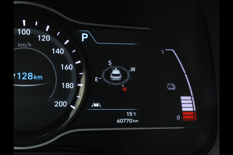 Hyundai Kona EV Premium 64 kWh CARPLAY | 3 FASE | CAMERA | DAB | LED | STOELVERW/VENT | LMV | ADAPCRUISE | LEER | HEAD-UP